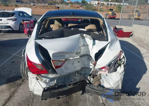 2013 Hyundai Sonata Limited z USA, uszkodzony, nr VIN 5NPEC4AC3DH737862